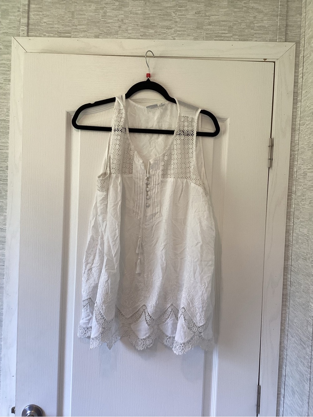 Cato White Sleeveless Lace Trim Crochet Yoke Top 18/20W EUC